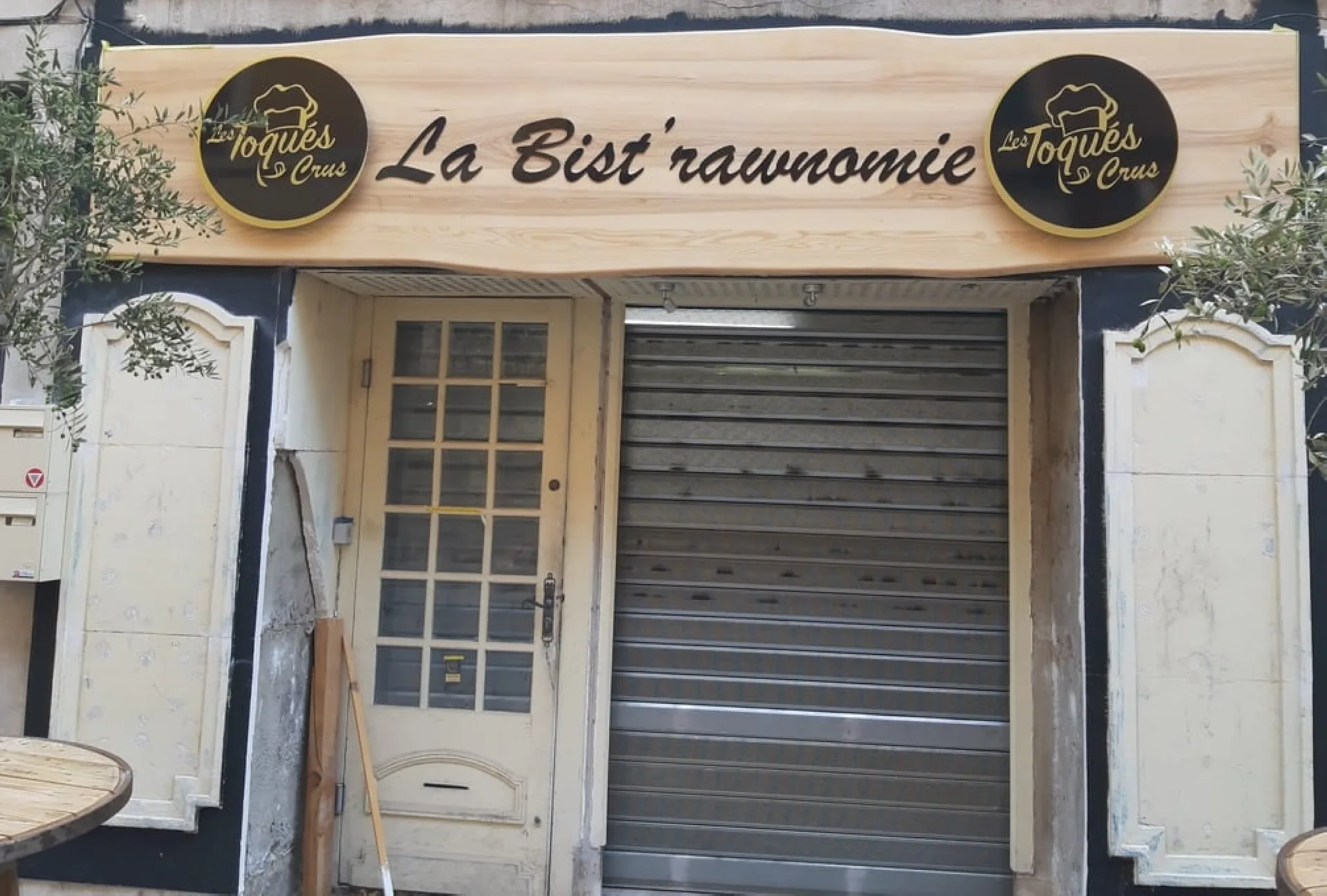 Enseigne lumineuse en bois – Bistraunomie Enseigne lumineuse en bois - Bistraunomie